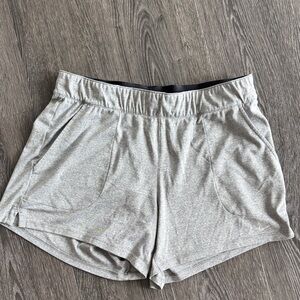 SzM woman’s  Nike Dri-Fit light/dark grey micro stripe shorts VGUC